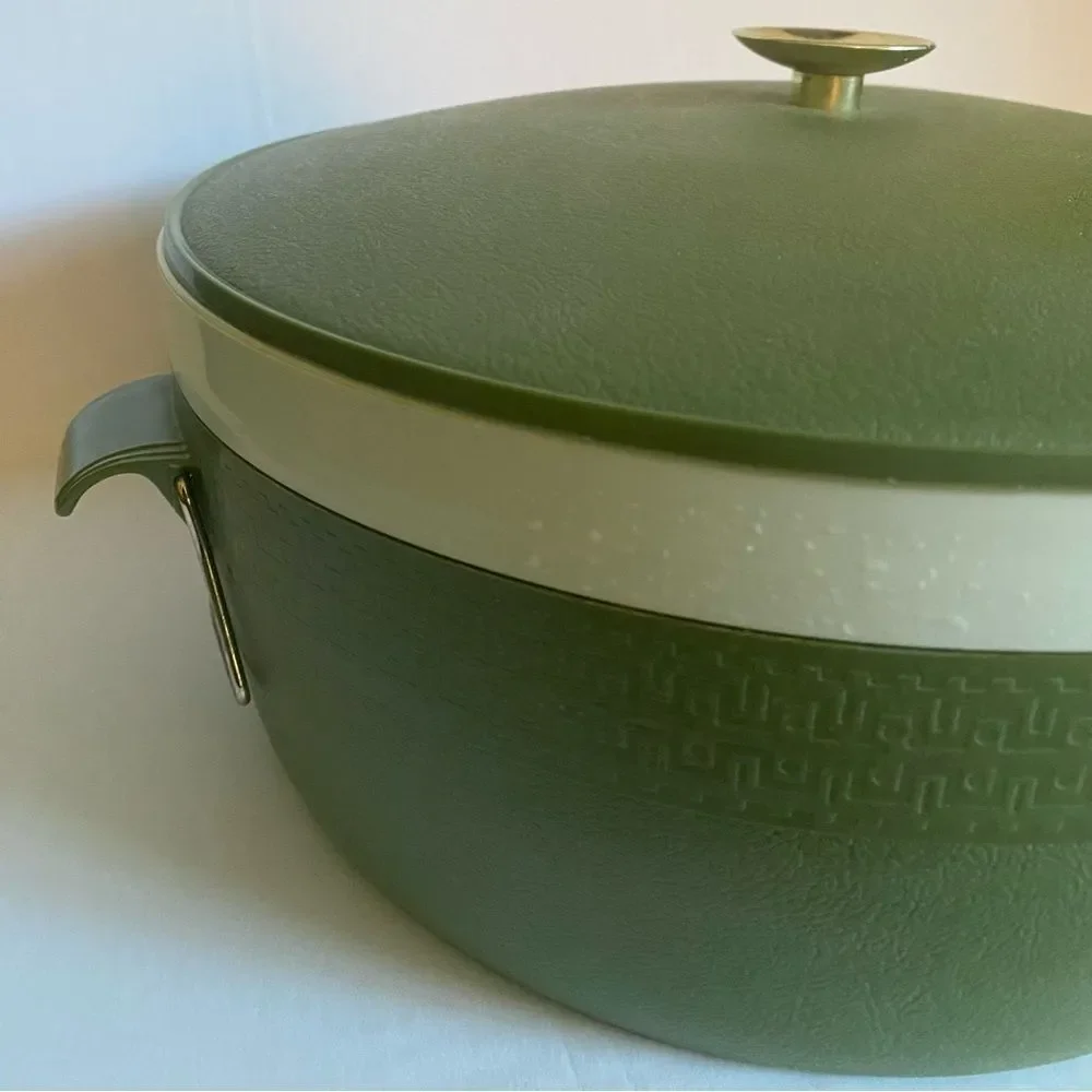 Vintage Olympian ThermOWare Avocado Green Casserole Dish w/ Locking Lid • MCM